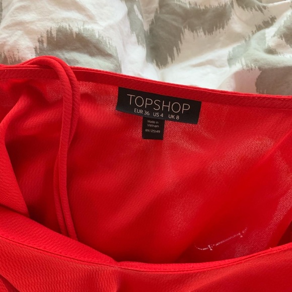 Cute red tank - Picture 3 of 3